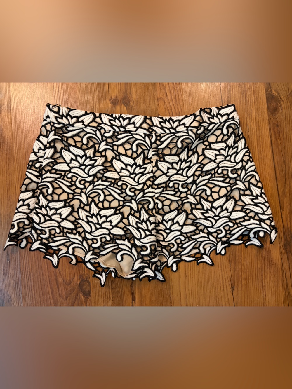Alice + Olivia Floral Lace Dressy Shorts 12